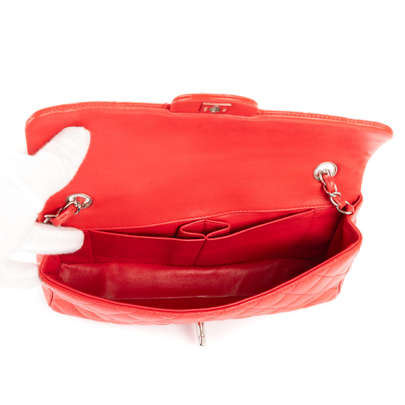 Chanel East West Flap - Picture 9 of 11